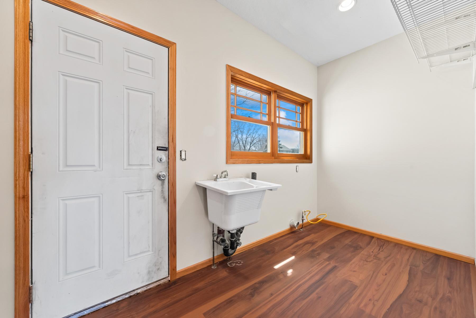 1212 Earley Shores Lane, Burnsville, Minnesota image 31