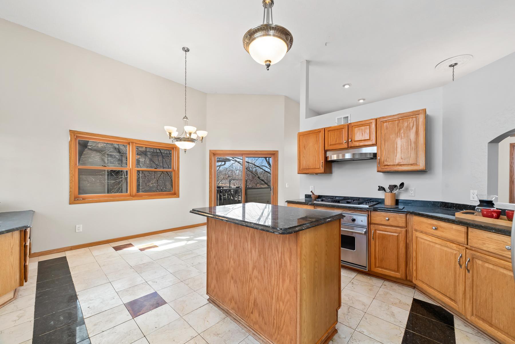 1212 Earley Shores Lane, Burnsville, Minnesota image 18