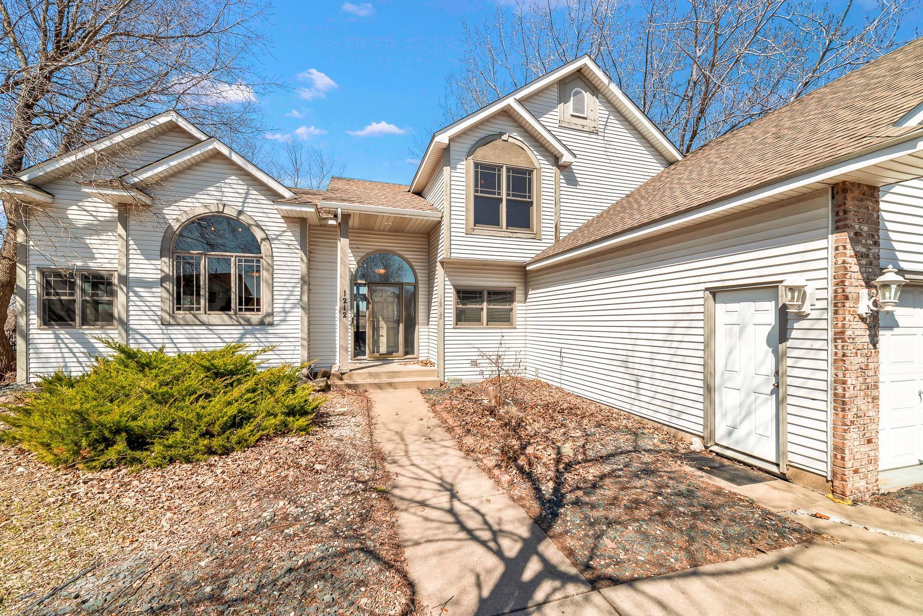 1212 Earley Shores Lane, Burnsville, Minnesota image 4