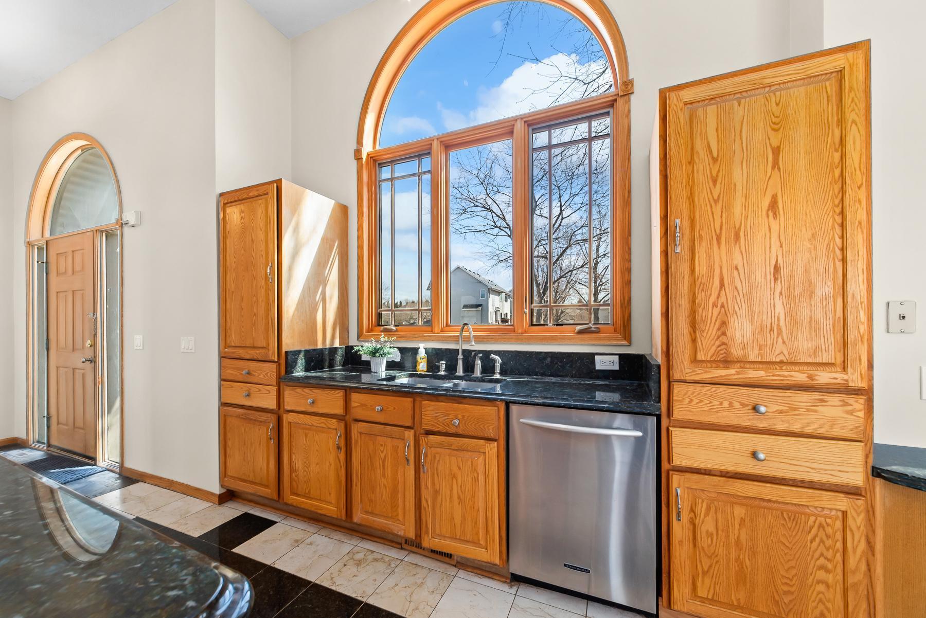 1212 Earley Shores Lane, Burnsville, Minnesota image 21