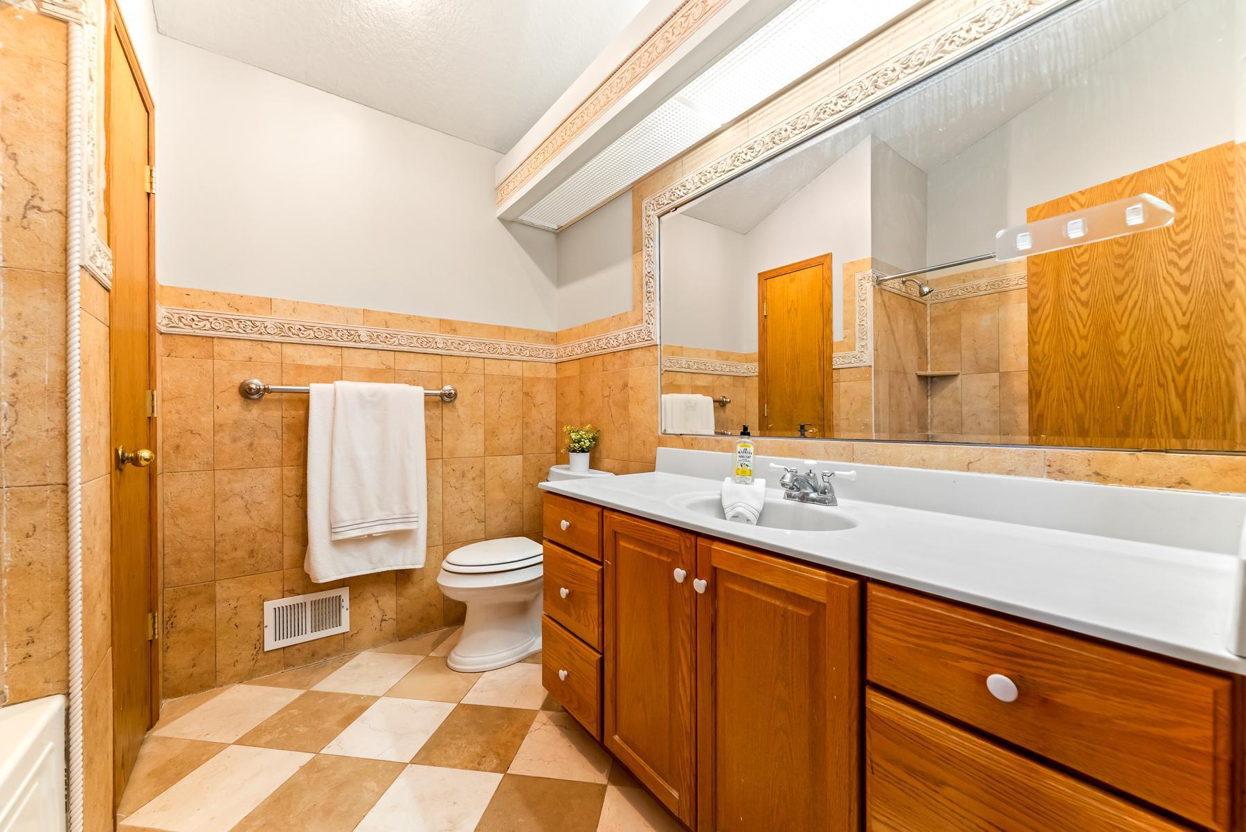 1212 Earley Shores Lane, Burnsville, Minnesota image 36