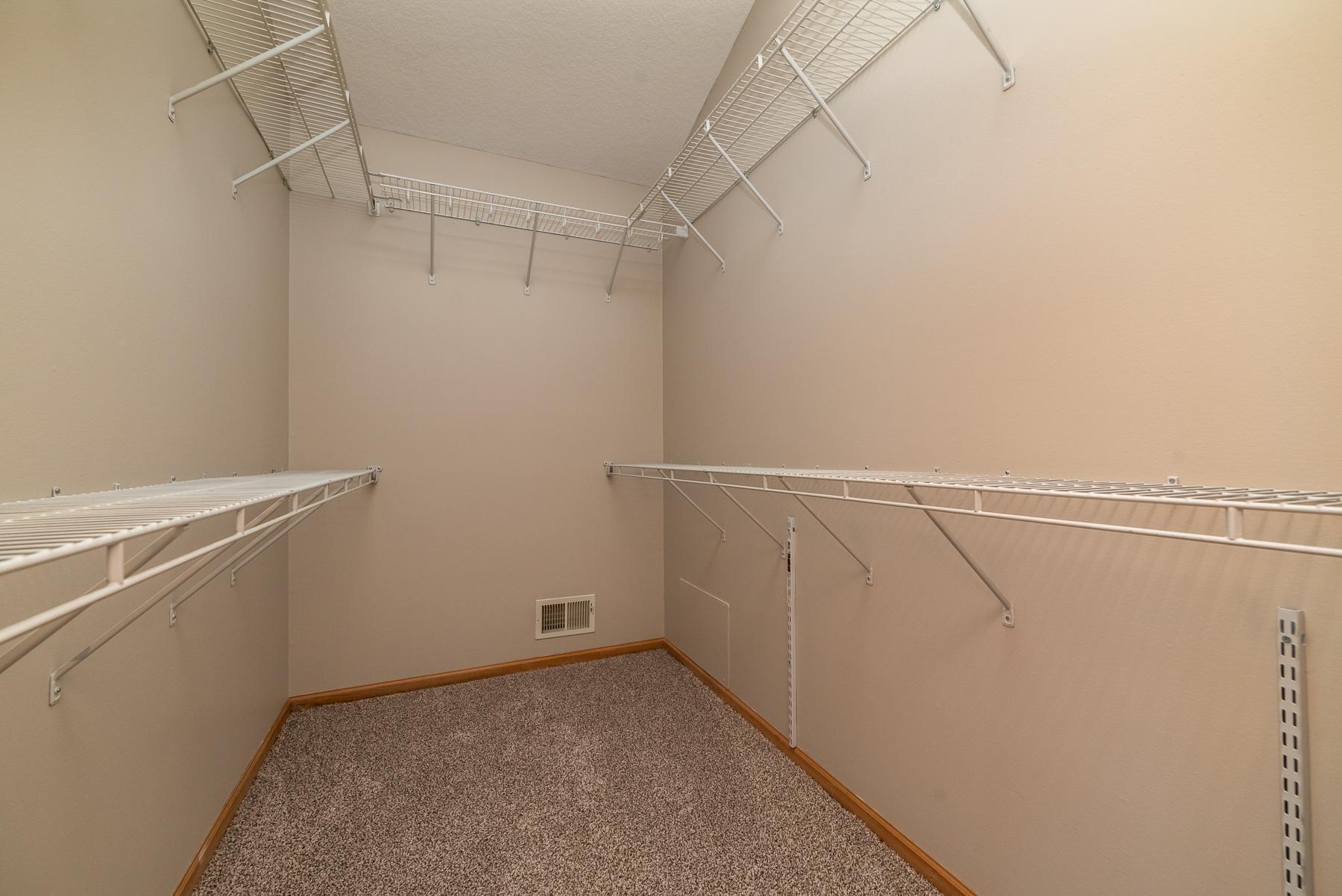 1212 Earley Shores Lane, Burnsville, Minnesota image 38