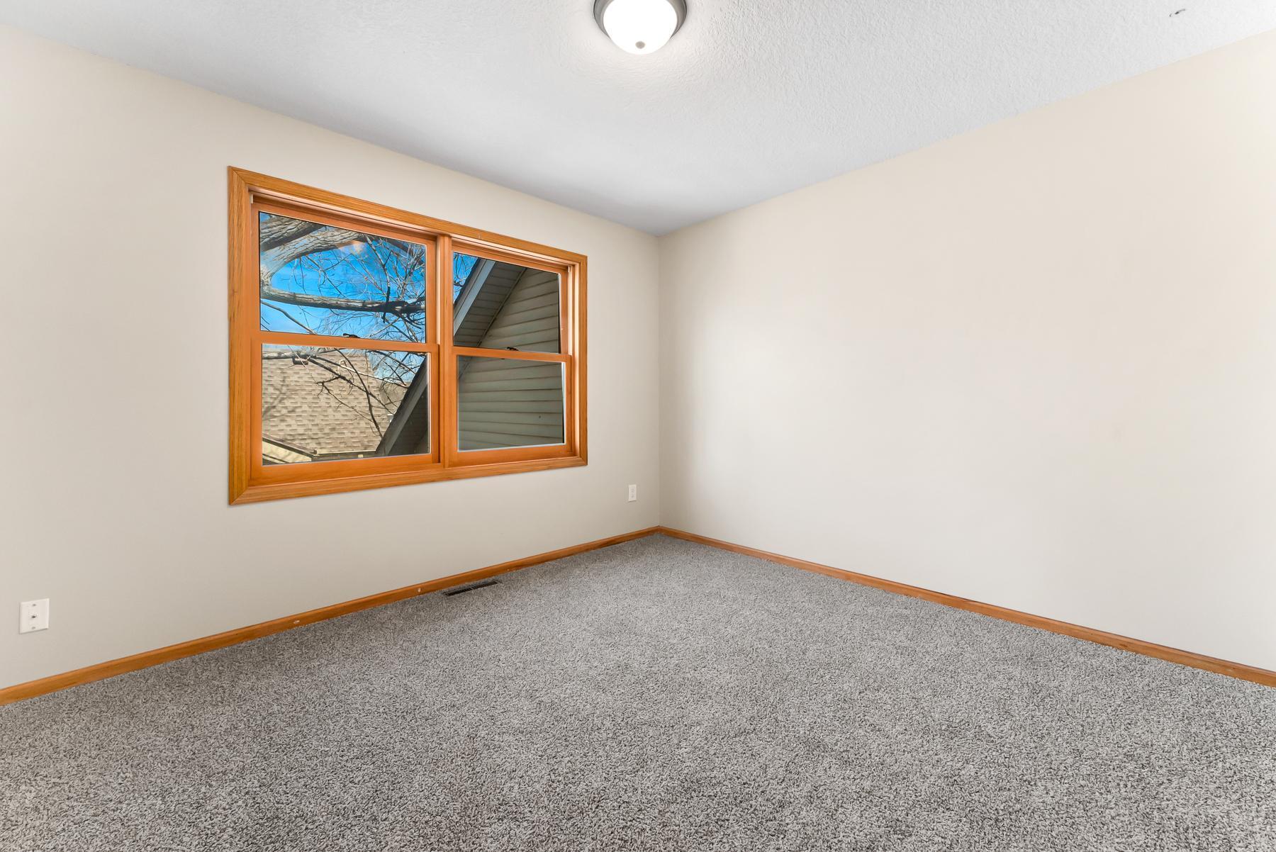 1212 Earley Shores Lane, Burnsville, Minnesota image 39