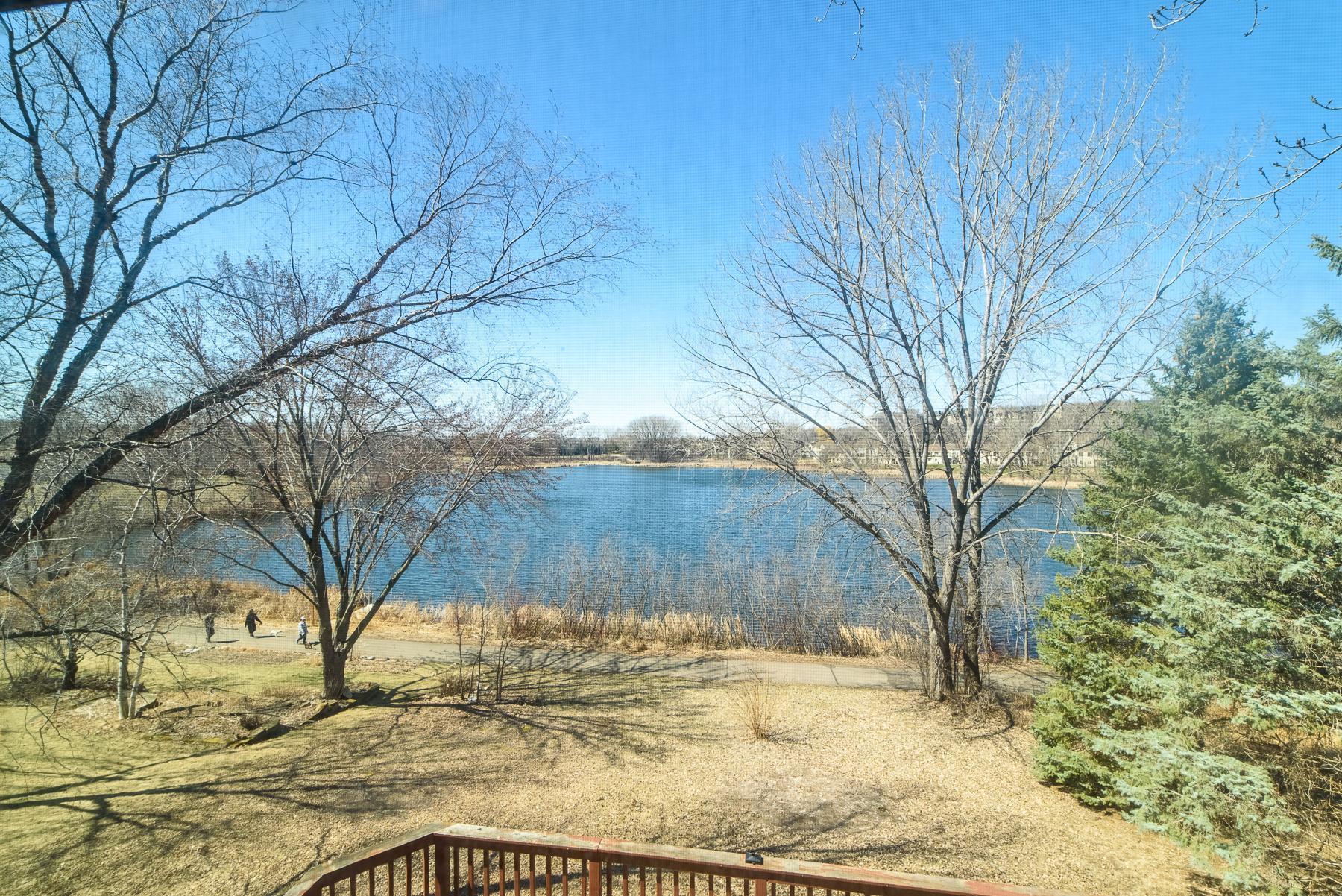 1212 Earley Shores Lane, Burnsville, Minnesota image 6