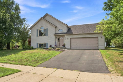 Homes For Sale - 12555 Hillside Lane<br/> Becker, MN 55308