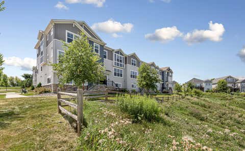 Townhouse For Sale - 860 Roselyn Drive<br/> Carver County, Victoria, MN 55386