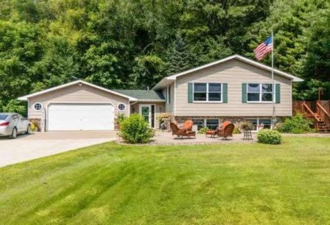 Homes For Sale - 25358 Highway 60<br/> Wabasha County, Wabasha, MN 55981