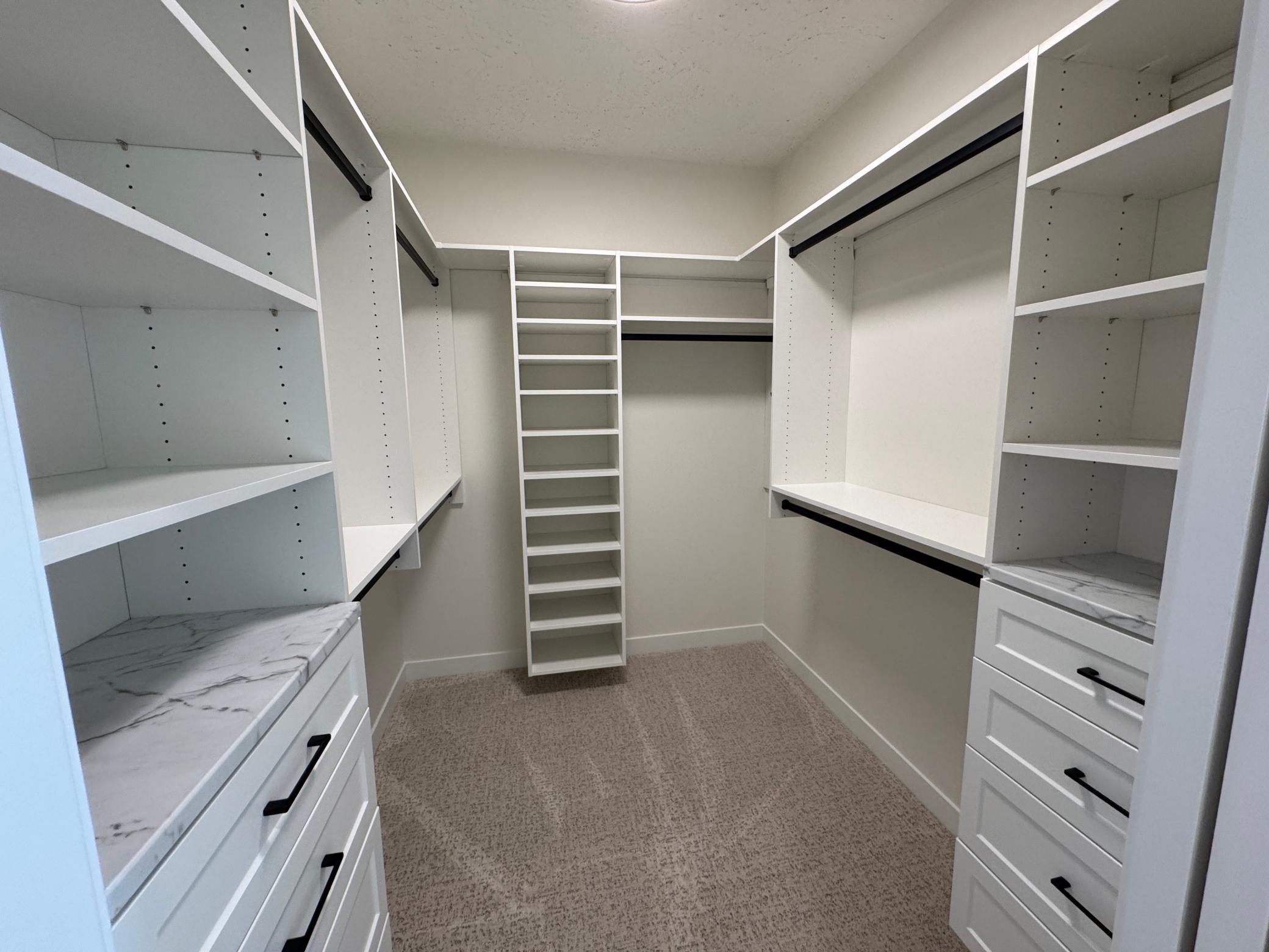 Fargo, North Dakota 58104, United States, 3 Bedrooms Bedrooms, ,3 BathroomsBathrooms,Residential,Pending,229154