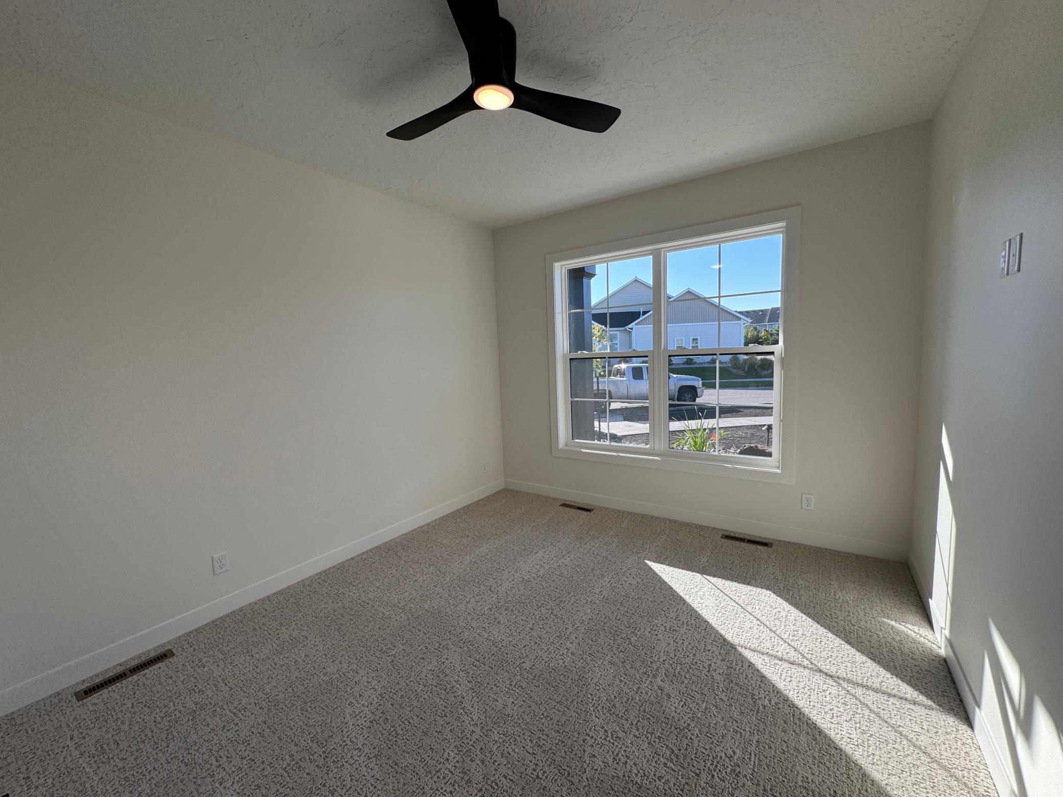 Fargo, North Dakota 58104, United States, 3 Bedrooms Bedrooms, ,3 BathroomsBathrooms,Residential,Pending,229154