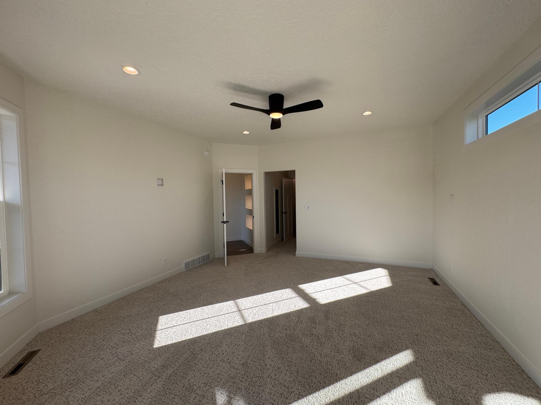 Fargo, North Dakota 58104, United States, 3 Bedrooms Bedrooms, ,3 BathroomsBathrooms,Residential,Pending,229154