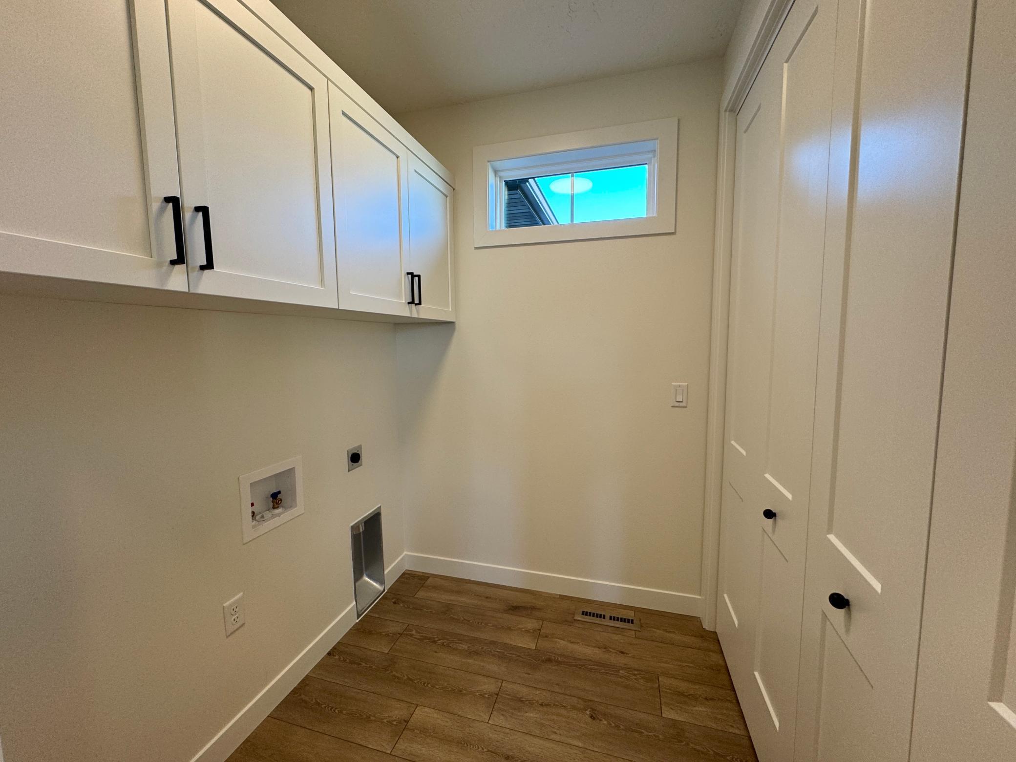 Fargo, North Dakota 58104, United States, 3 Bedrooms Bedrooms, ,3 BathroomsBathrooms,Residential,Pending,229154