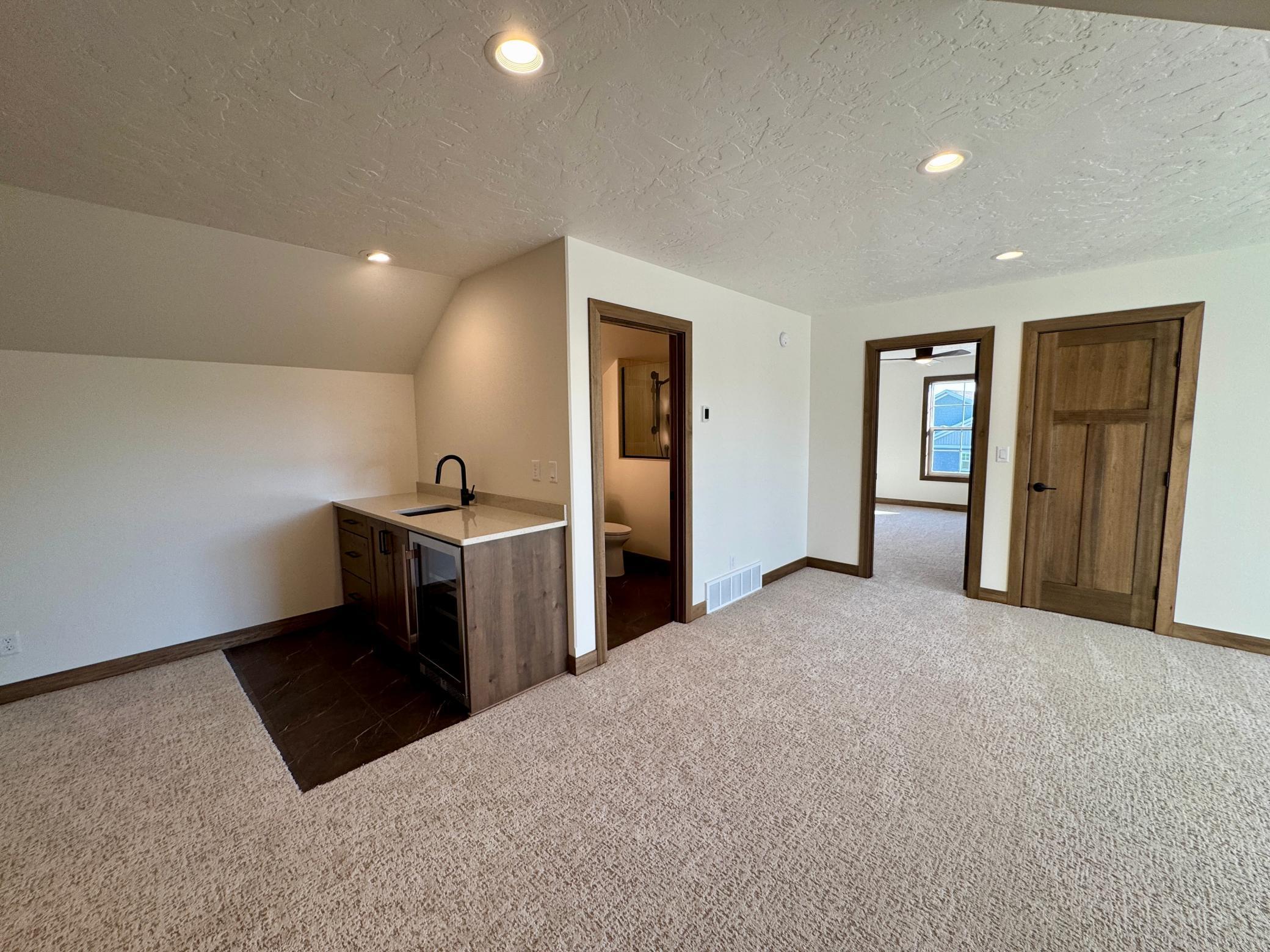 Fargo, North Dakota 58104, United States, 3 Bedrooms Bedrooms, ,3 BathroomsBathrooms,Residential,Pending,229154