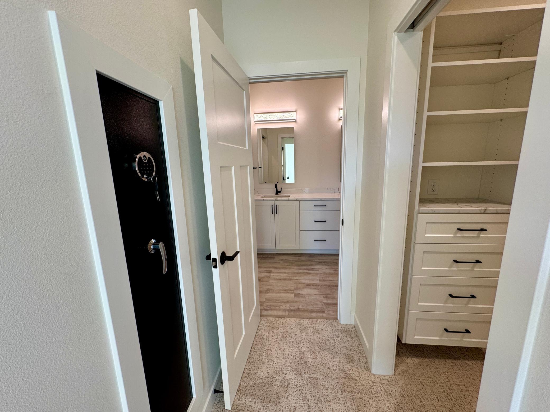 Fargo, North Dakota 58104, United States, 3 Bedrooms Bedrooms, ,3 BathroomsBathrooms,Residential,Pending,229154