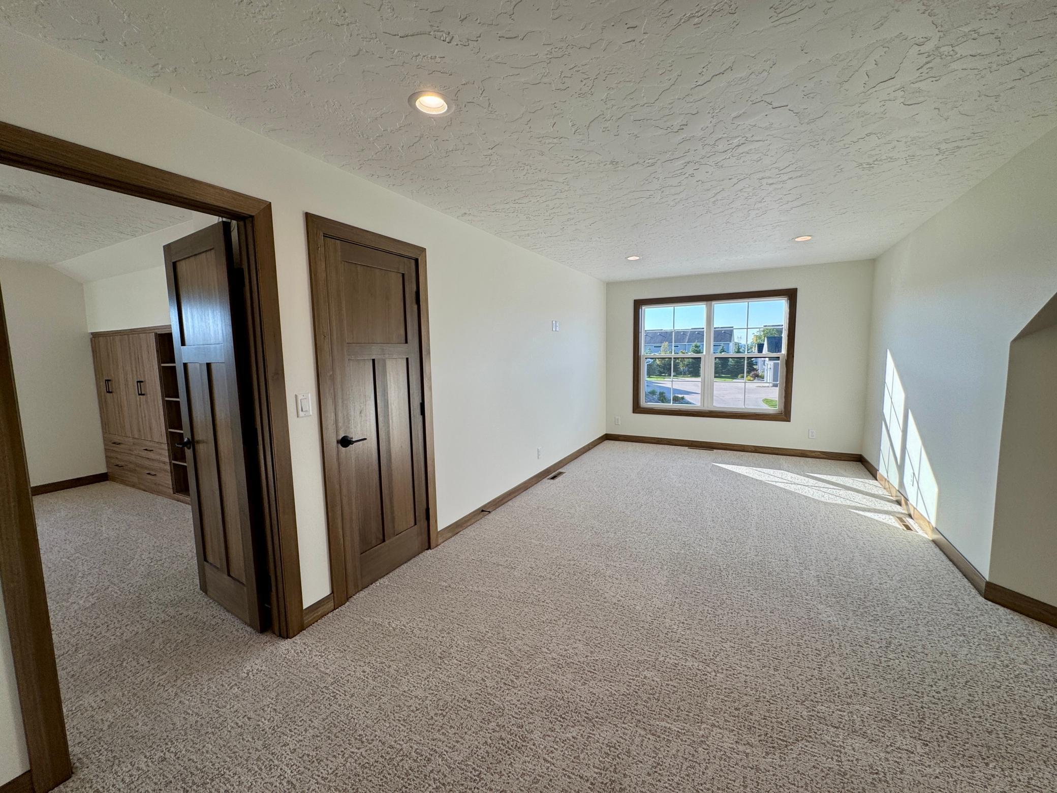 Fargo, North Dakota 58104, United States, 3 Bedrooms Bedrooms, ,3 BathroomsBathrooms,Residential,Pending,229154