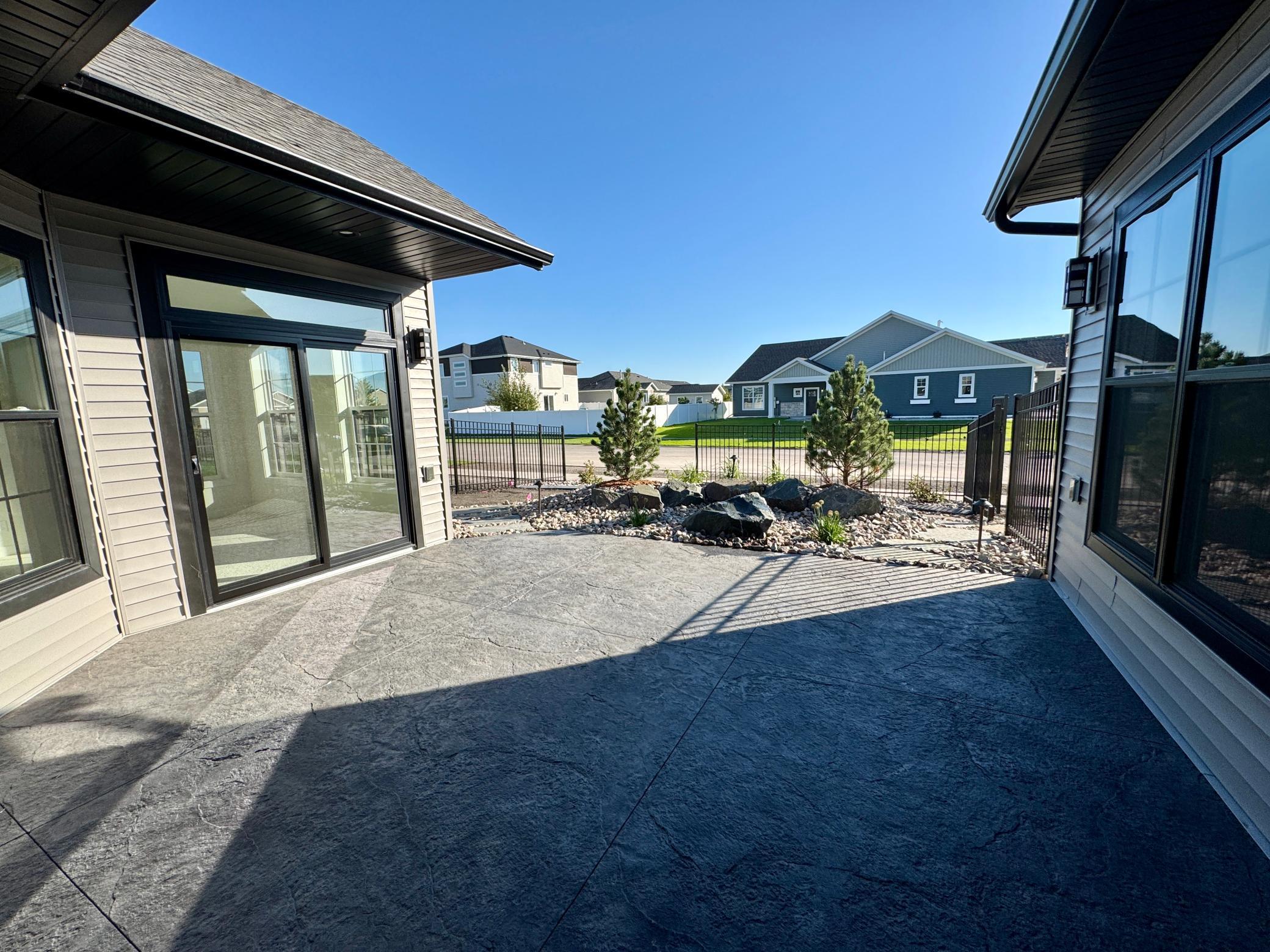 Fargo, North Dakota 58104, United States, 3 Bedrooms Bedrooms, ,3 BathroomsBathrooms,Residential,Pending,229154