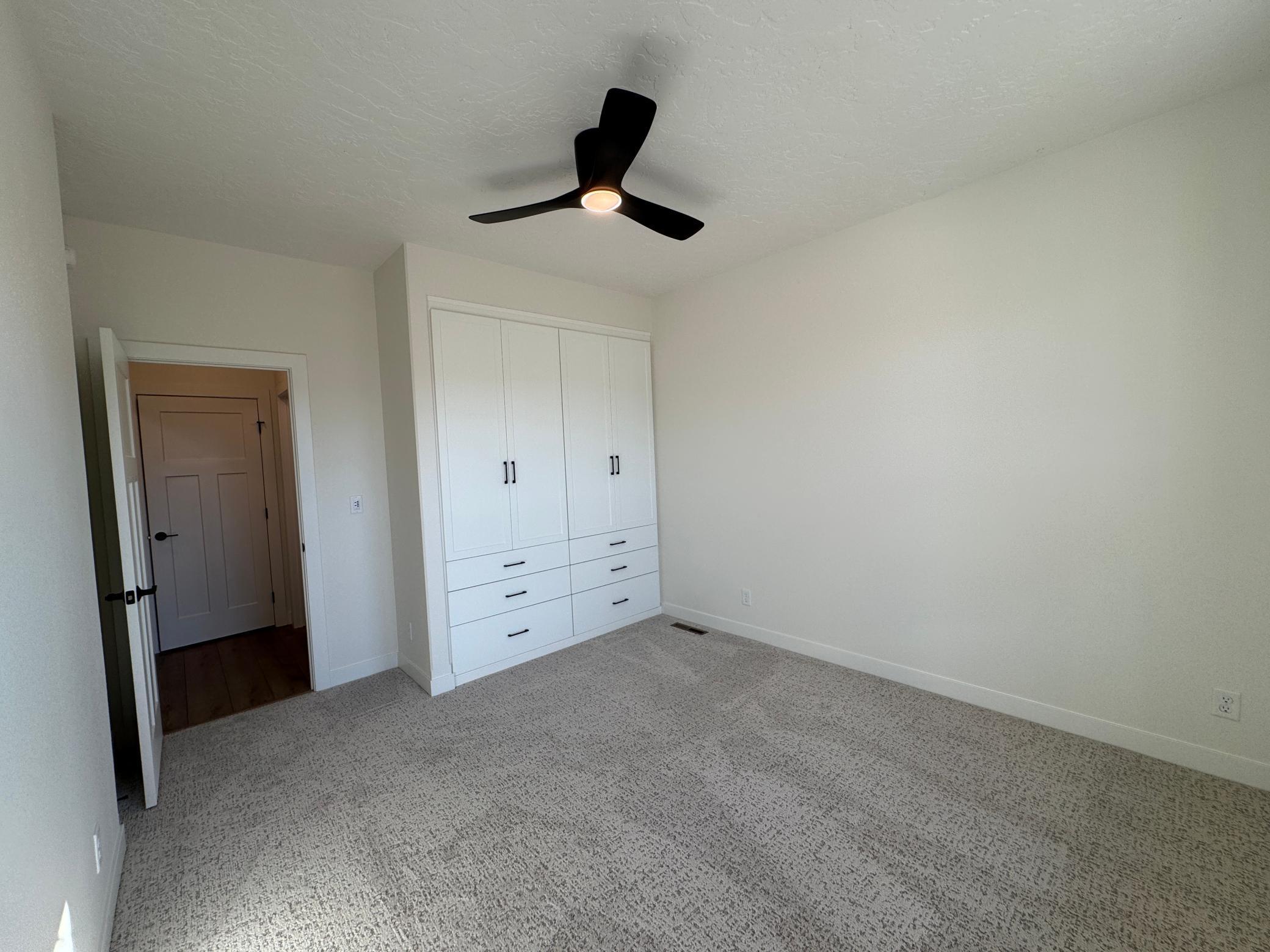 Fargo, North Dakota 58104, United States, 3 Bedrooms Bedrooms, ,3 BathroomsBathrooms,Residential,Pending,229154