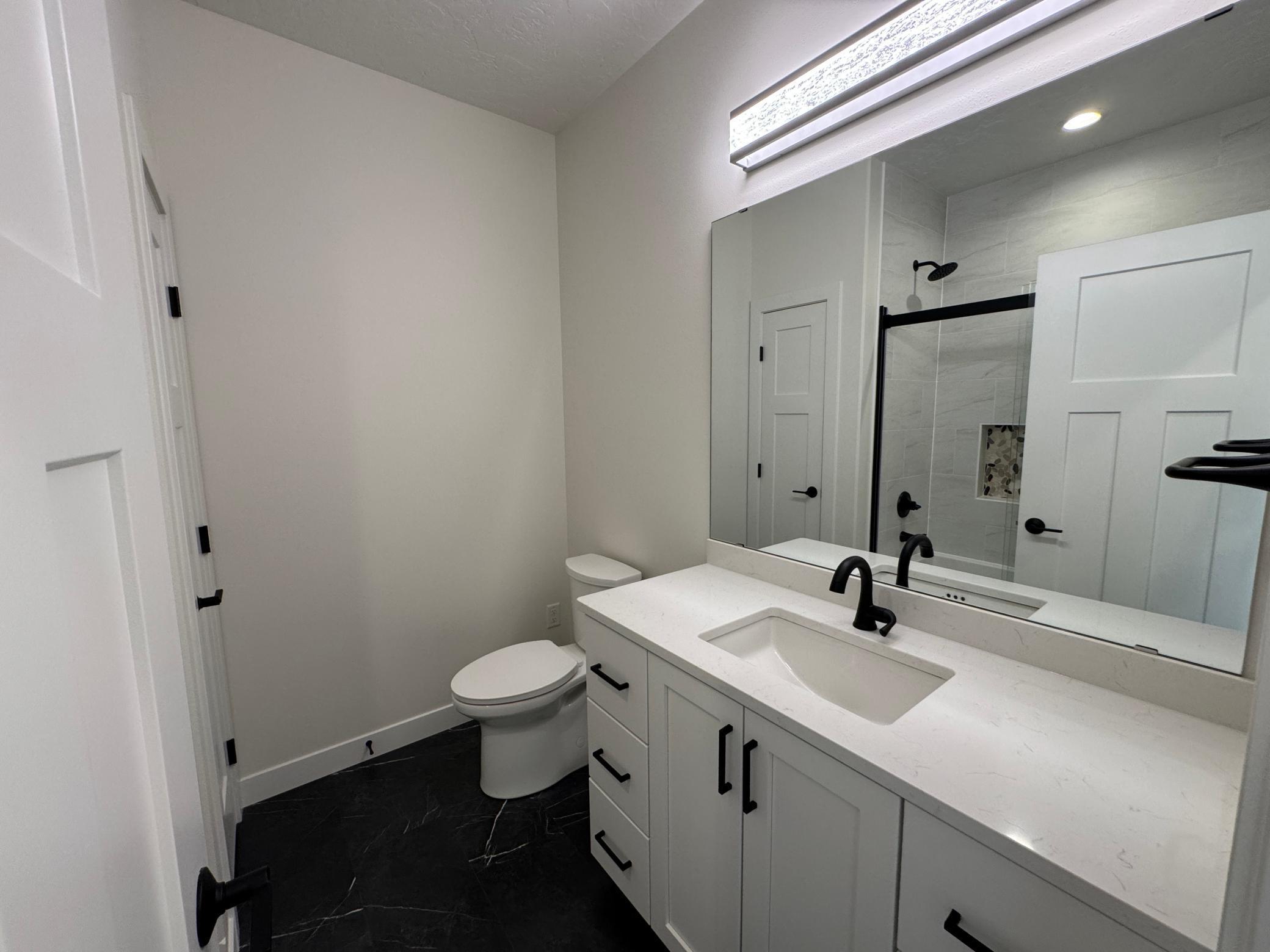 Fargo, North Dakota 58104, United States, 3 Bedrooms Bedrooms, ,3 BathroomsBathrooms,Residential,Pending,229154