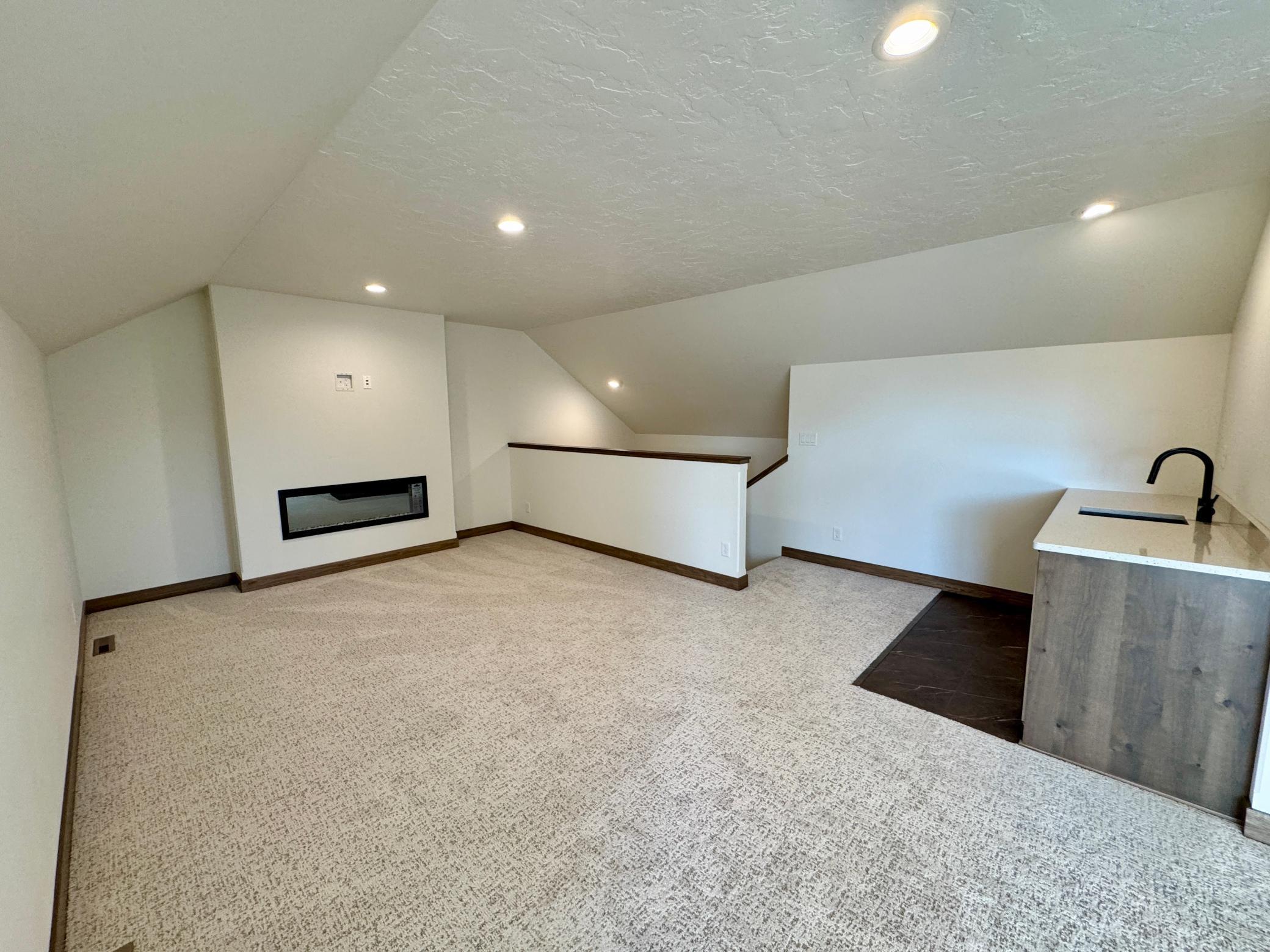 Fargo, North Dakota 58104, United States, 3 Bedrooms Bedrooms, ,3 BathroomsBathrooms,Residential,Pending,229154