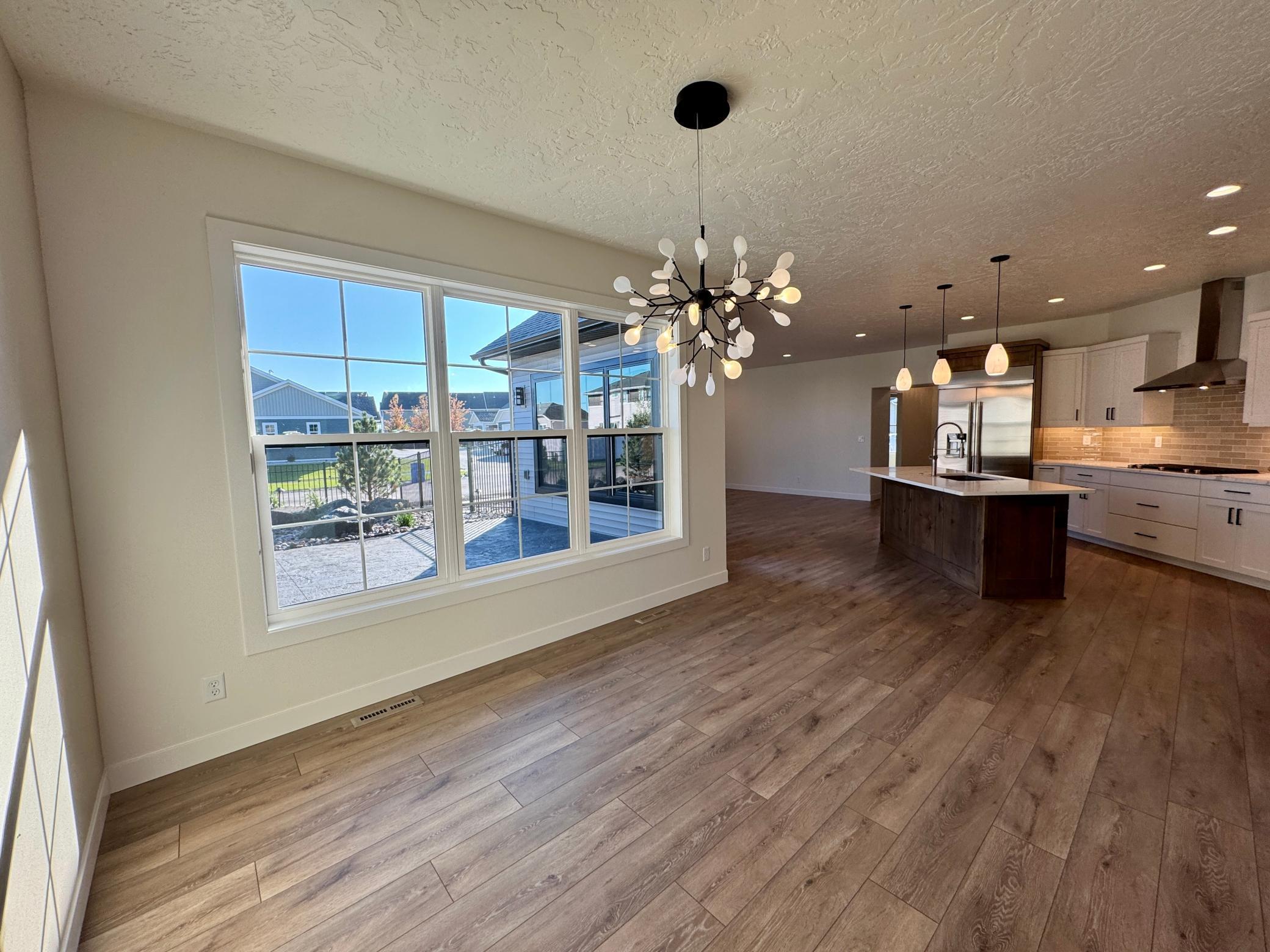 Fargo, North Dakota 58104, United States, 3 Bedrooms Bedrooms, ,3 BathroomsBathrooms,Residential,Pending,229154