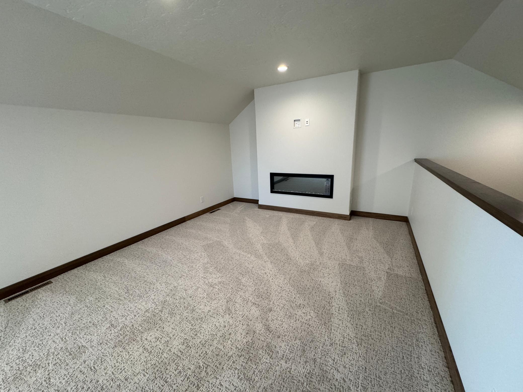 Fargo, North Dakota 58104, United States, 3 Bedrooms Bedrooms, ,3 BathroomsBathrooms,Residential,Pending,229154