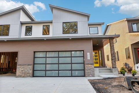 Townhouse For Sale - 4093 Isaac Court<br/> Ramsey County, Saint Paul, MN 55127