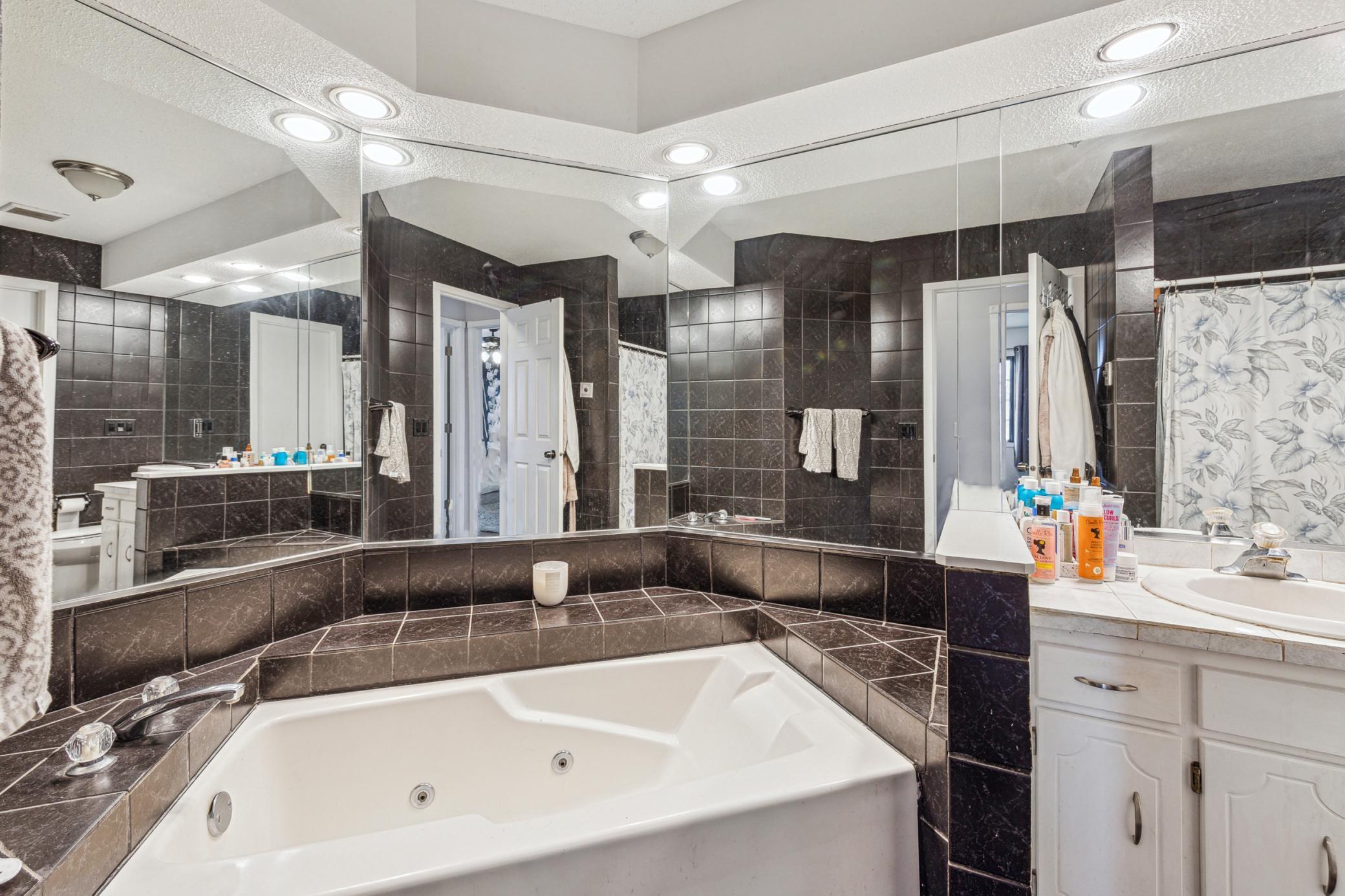 8518 Xebec Street, Circle Pines, Minnesota image 12