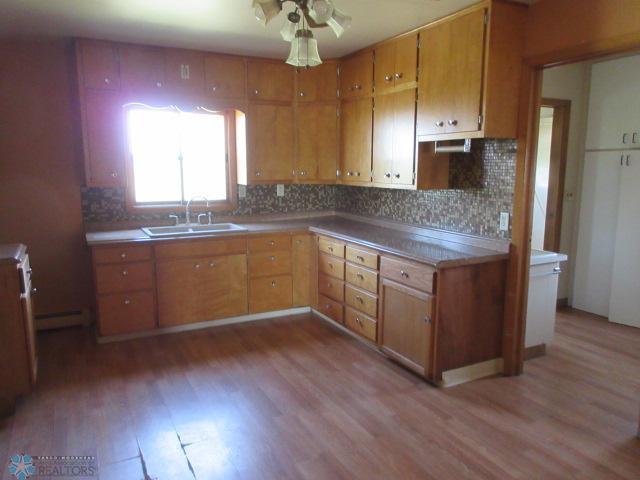 Cayuga, North Dakota 58013, United States, 4 Bedrooms Bedrooms, ,1 BathroomBathrooms,Residential,Active,180360
