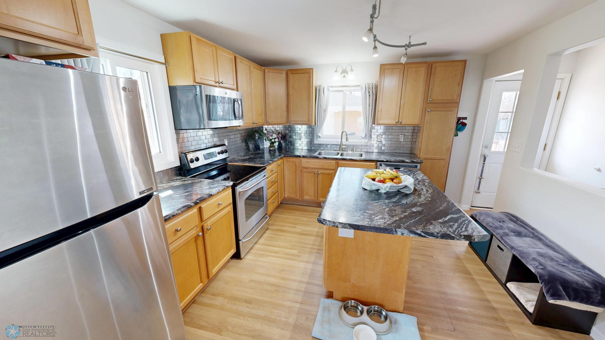 2302 10th Street, Fargo, North Dakota image 6
