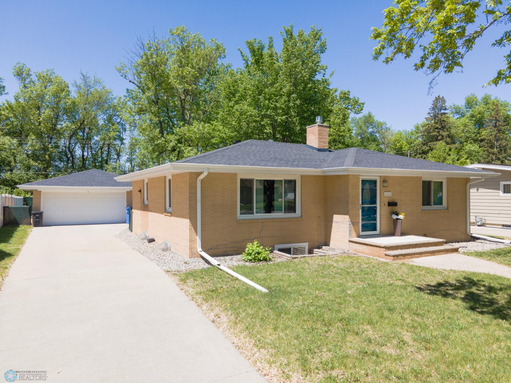 2302 10th Street, Fargo, North Dakota image 2