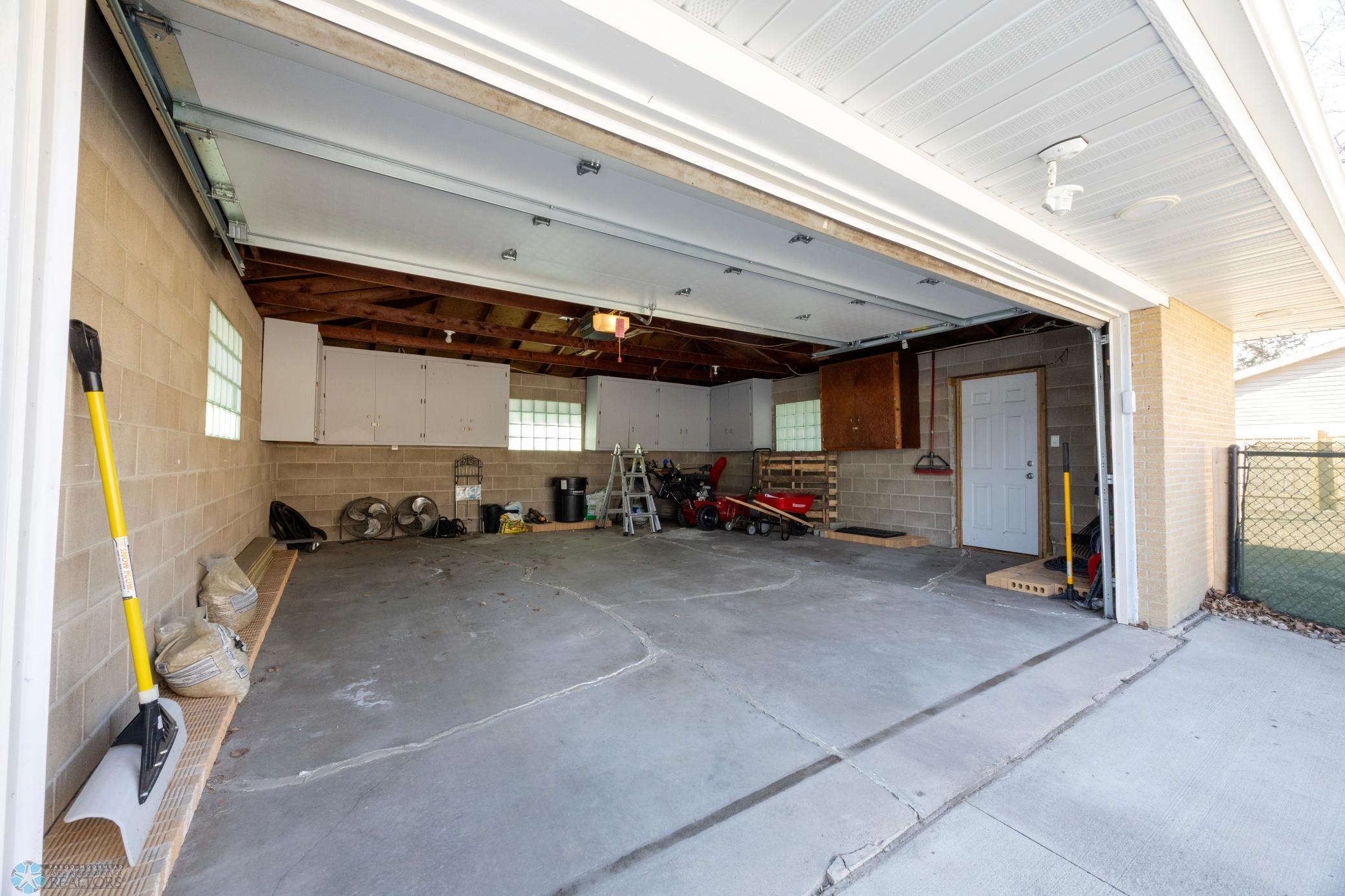 2302 10th Street, Fargo, North Dakota image 31