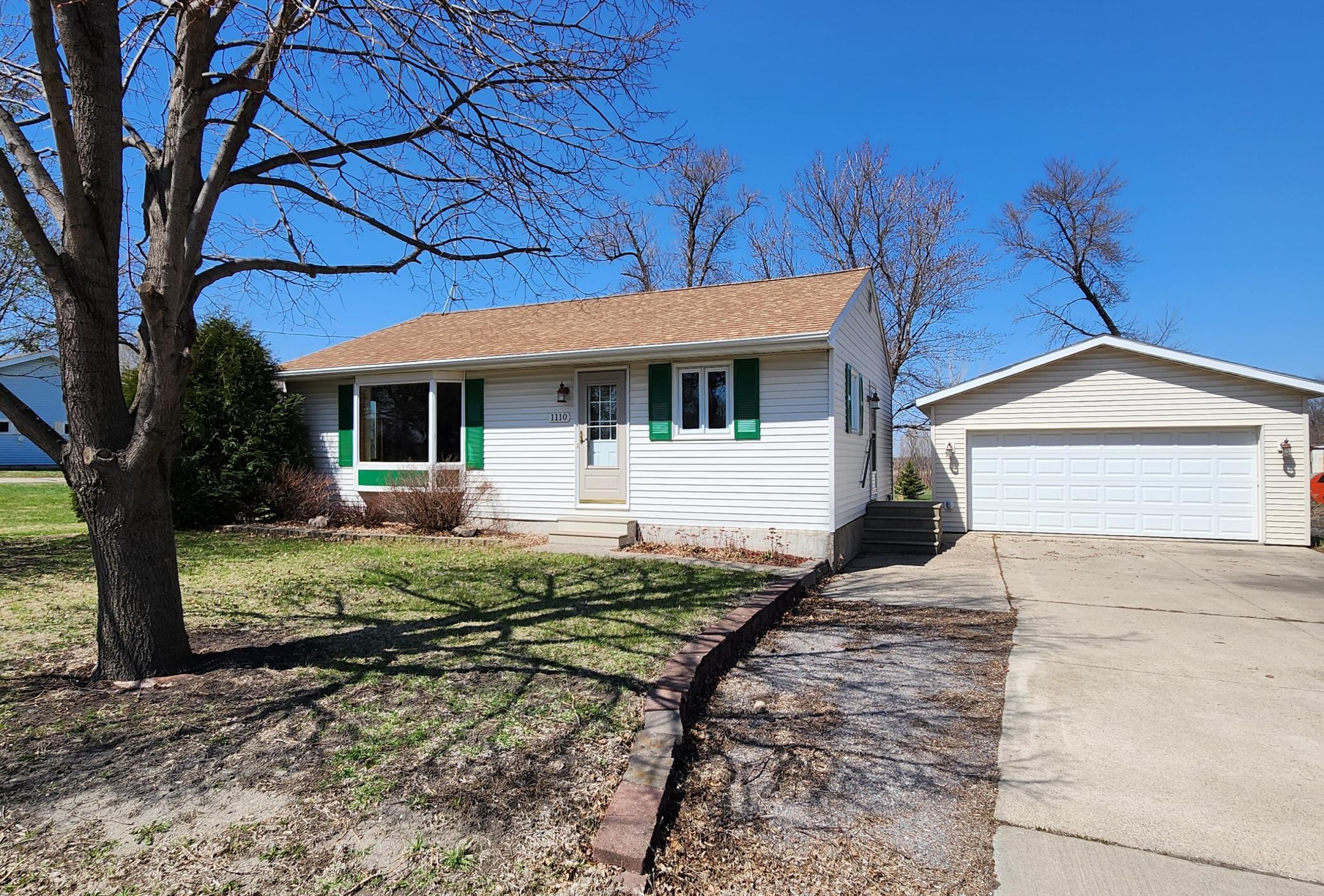 1110 Highway Avenue, Bird Island, Minnesota image 1