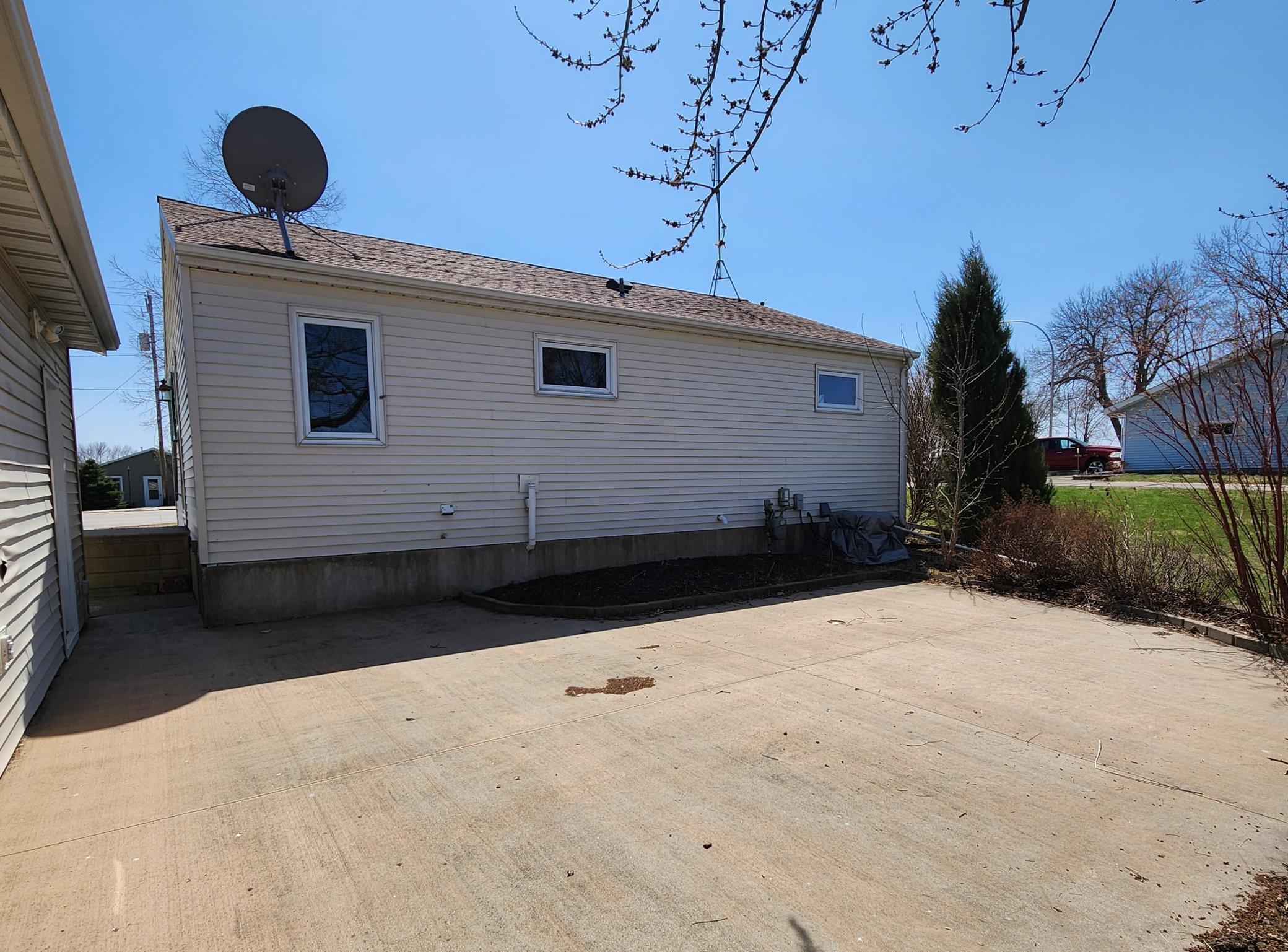 1110 Highway Avenue, Bird Island, Minnesota image 4
