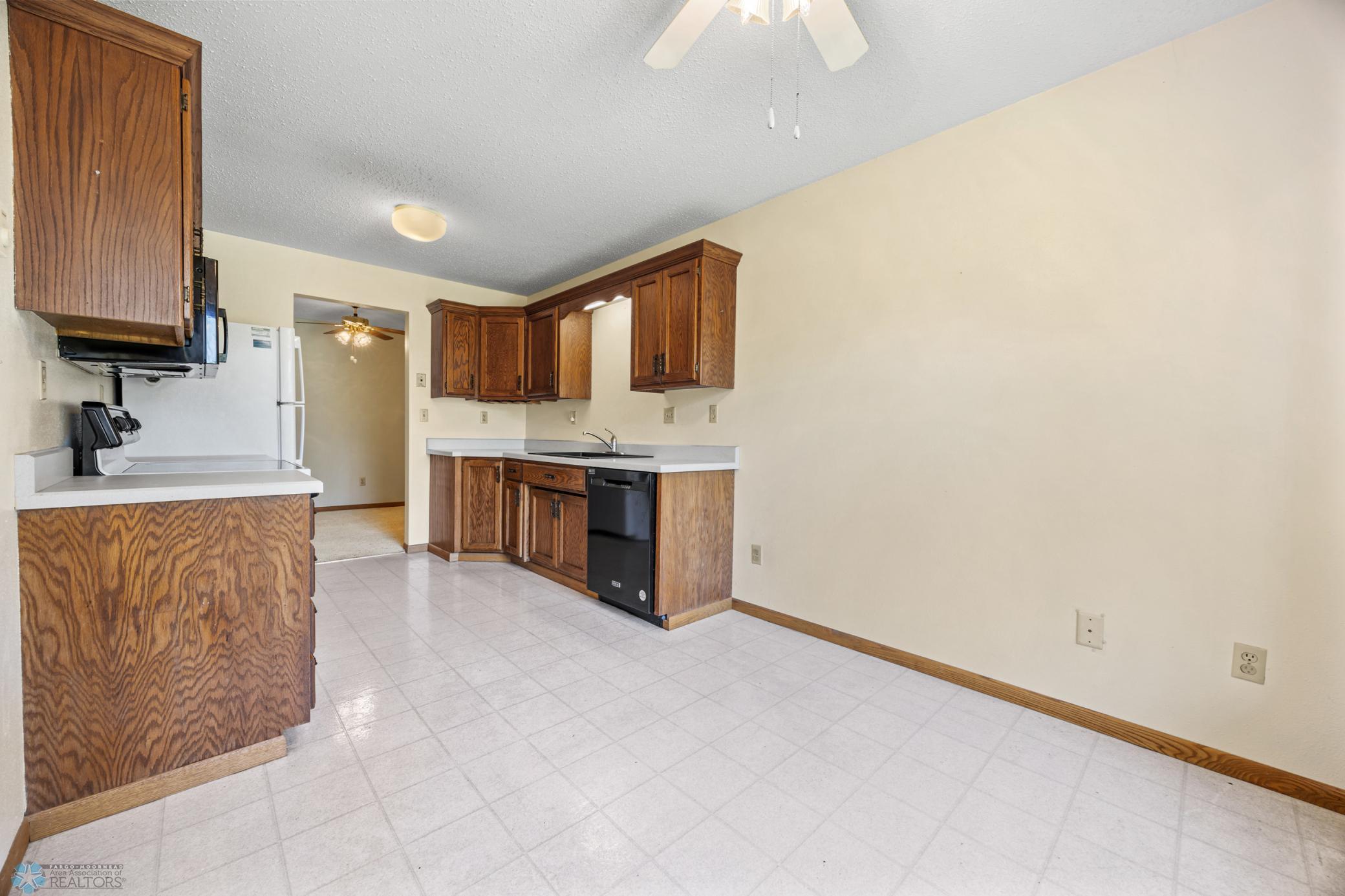 2802 29th Avenue, Moorhead, Minnesota image 19