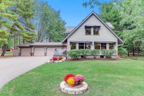 Homes For Sale - 1401 Omaha Avenue<br/> Stillwater, MN 55082