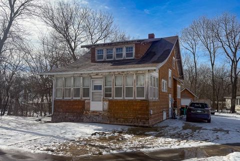 Homes For Sale - 209 Walnut Street<br/> Marshall, MN 56258