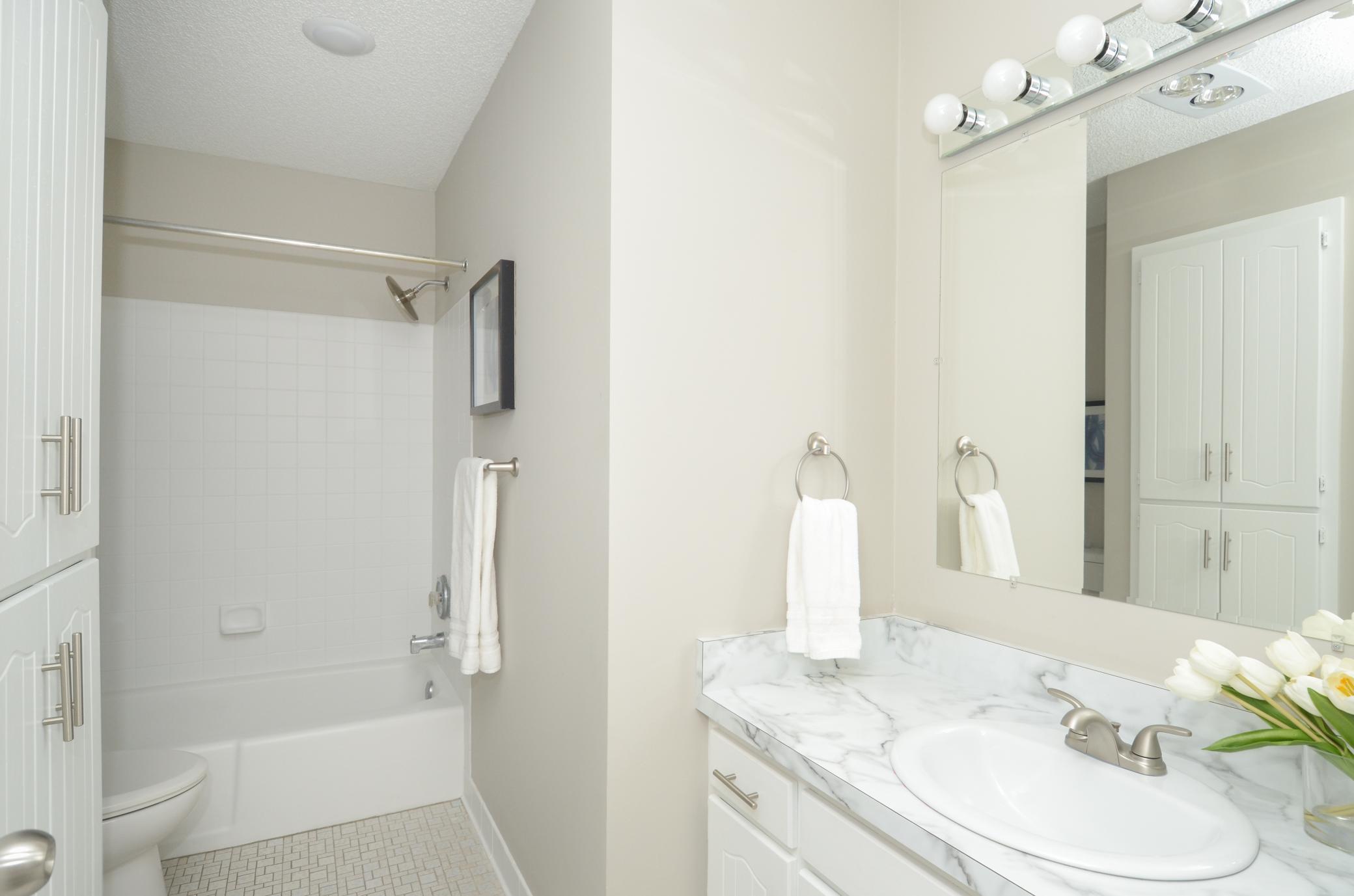 8539 Maplebrook Parkway, Minneapolis, Minnesota image 20