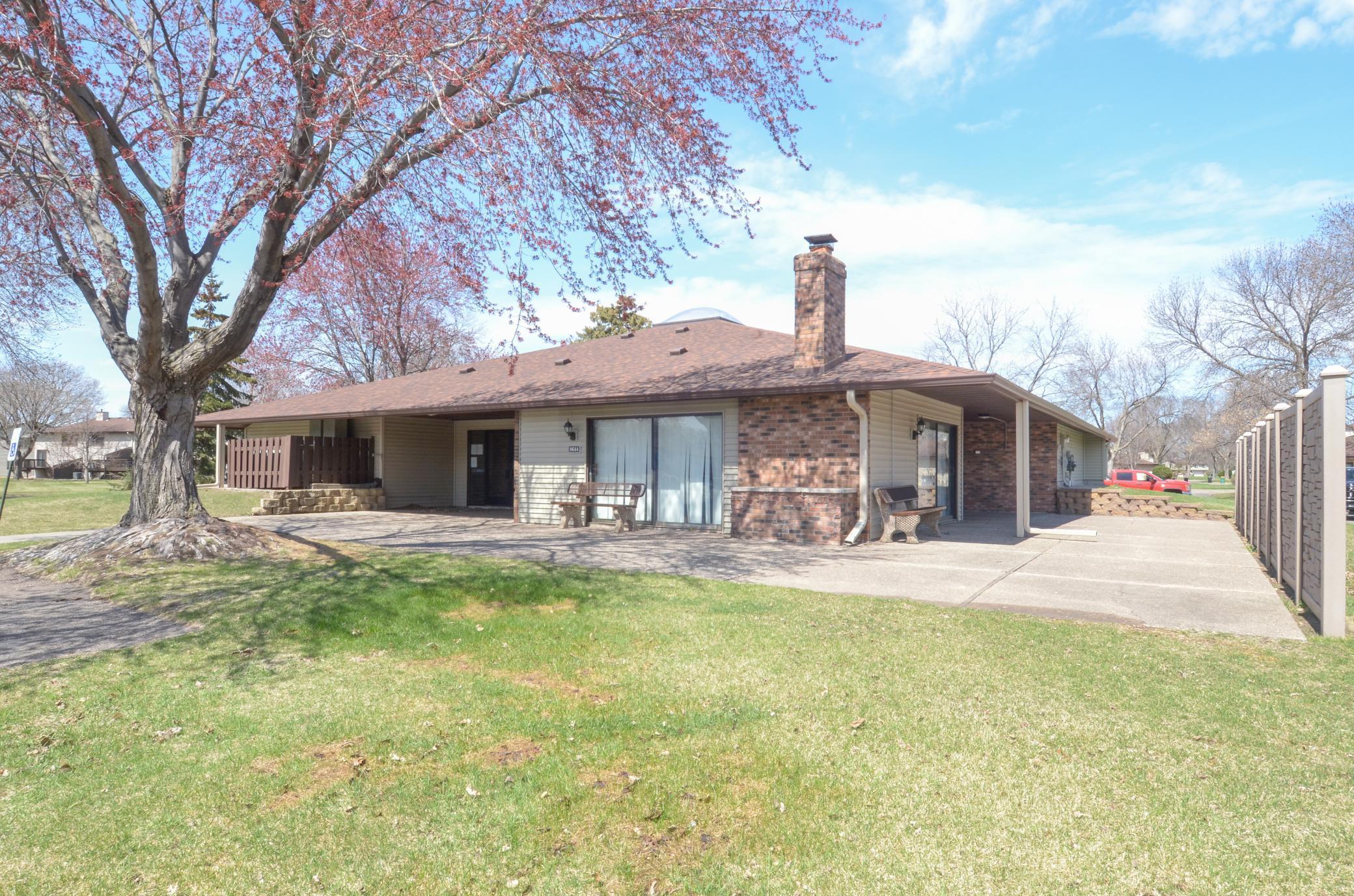 8539 Maplebrook Parkway, Minneapolis, Minnesota image 24
