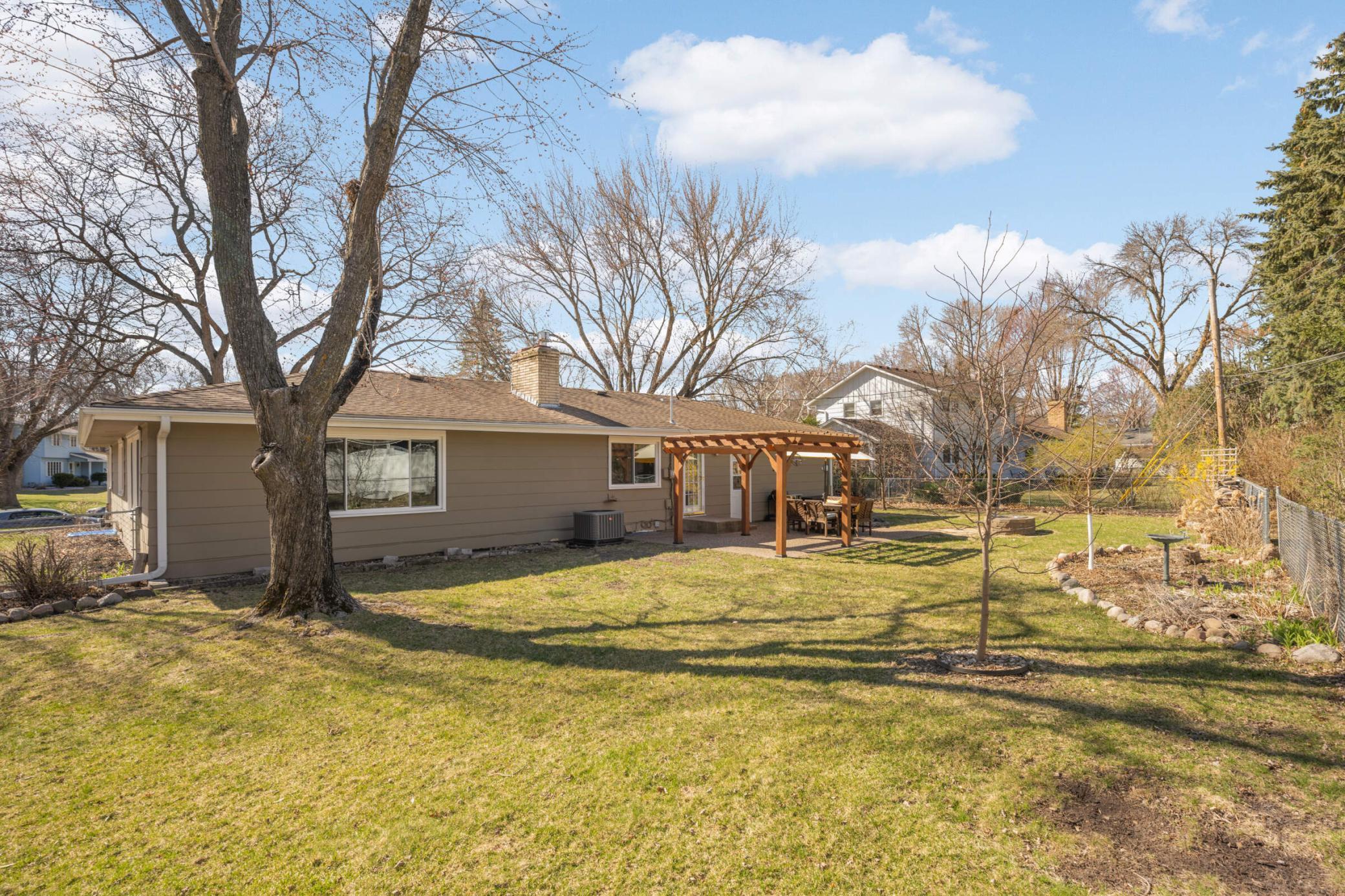 9850 Xerxes Curve, Bloomington, Minnesota image 20