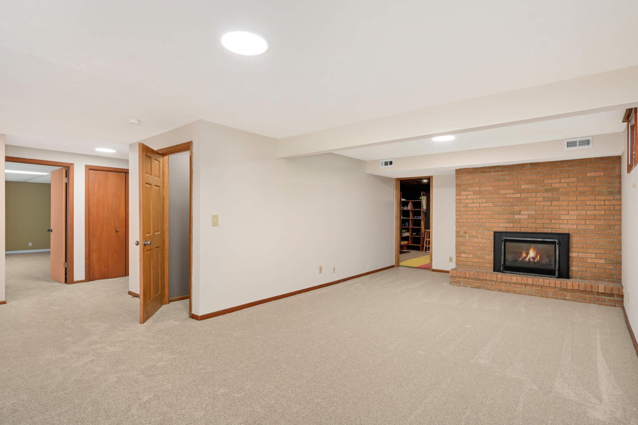 9850 Xerxes Curve, Bloomington, Minnesota image 15