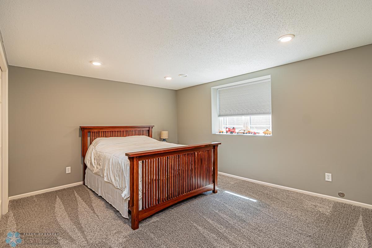 Horace, North Dakota 58047, United States, 4 Bedrooms Bedrooms, ,3 BathroomsBathrooms,Residential,Pending,55005