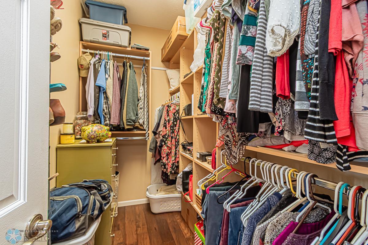 Horace, North Dakota 58047, United States, 4 Bedrooms Bedrooms, ,3 BathroomsBathrooms,Residential,Pending,55005