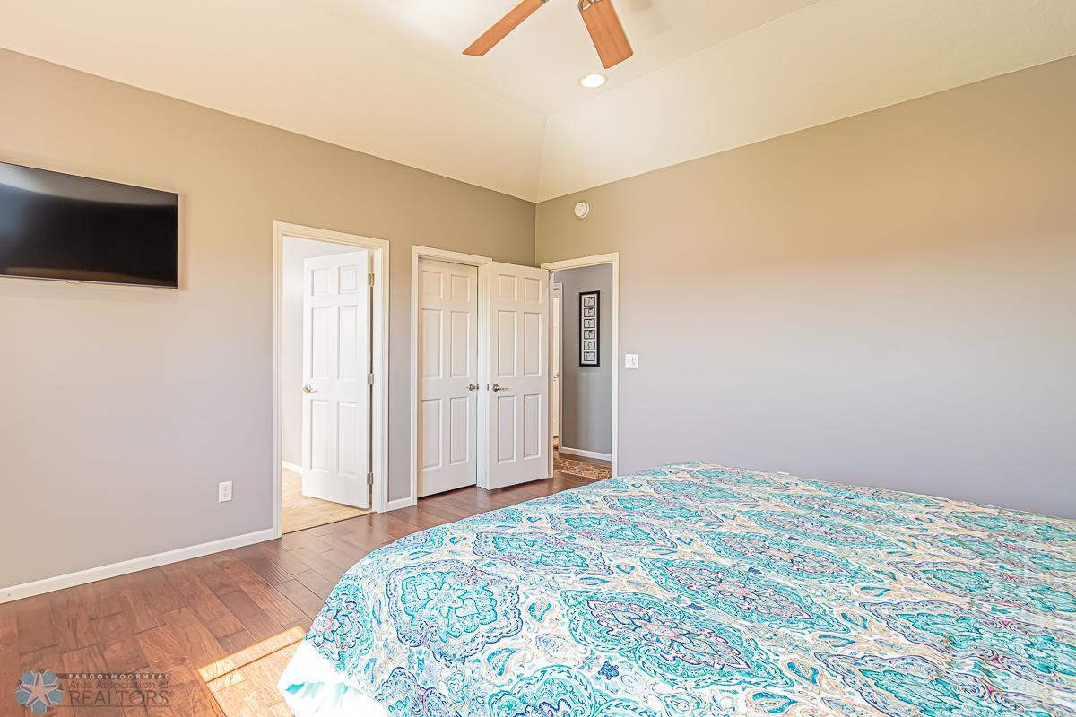 Horace, North Dakota 58047, United States, 4 Bedrooms Bedrooms, ,3 BathroomsBathrooms,Residential,Pending,55005