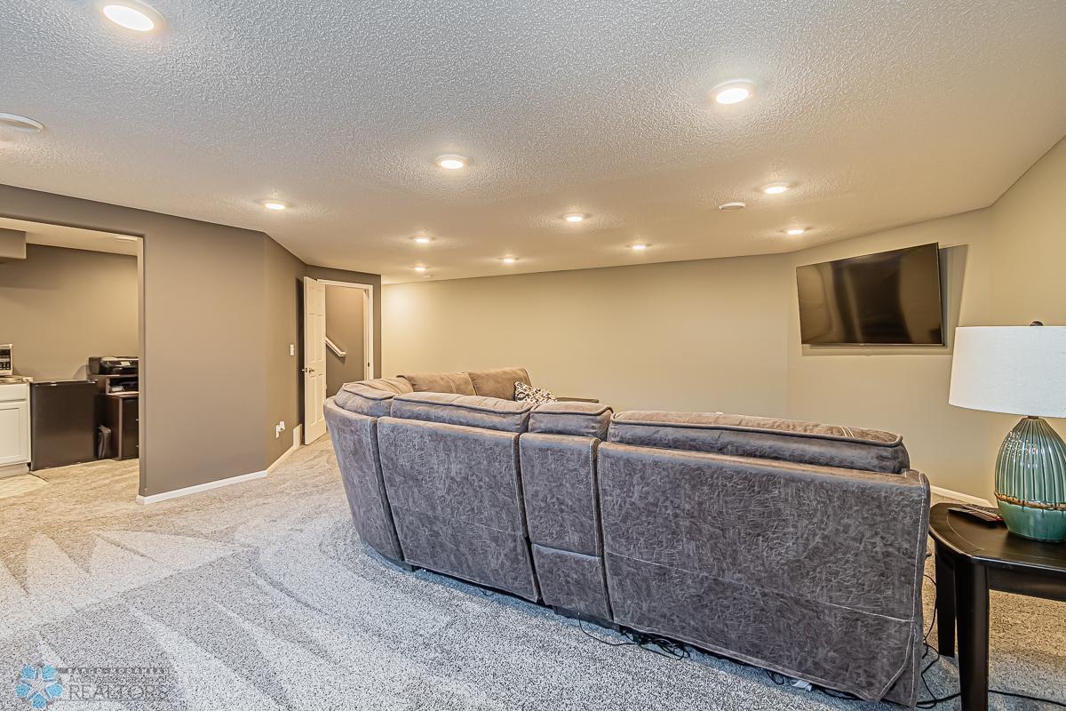 Horace, North Dakota 58047, United States, 4 Bedrooms Bedrooms, ,3 BathroomsBathrooms,Residential,Pending,55005