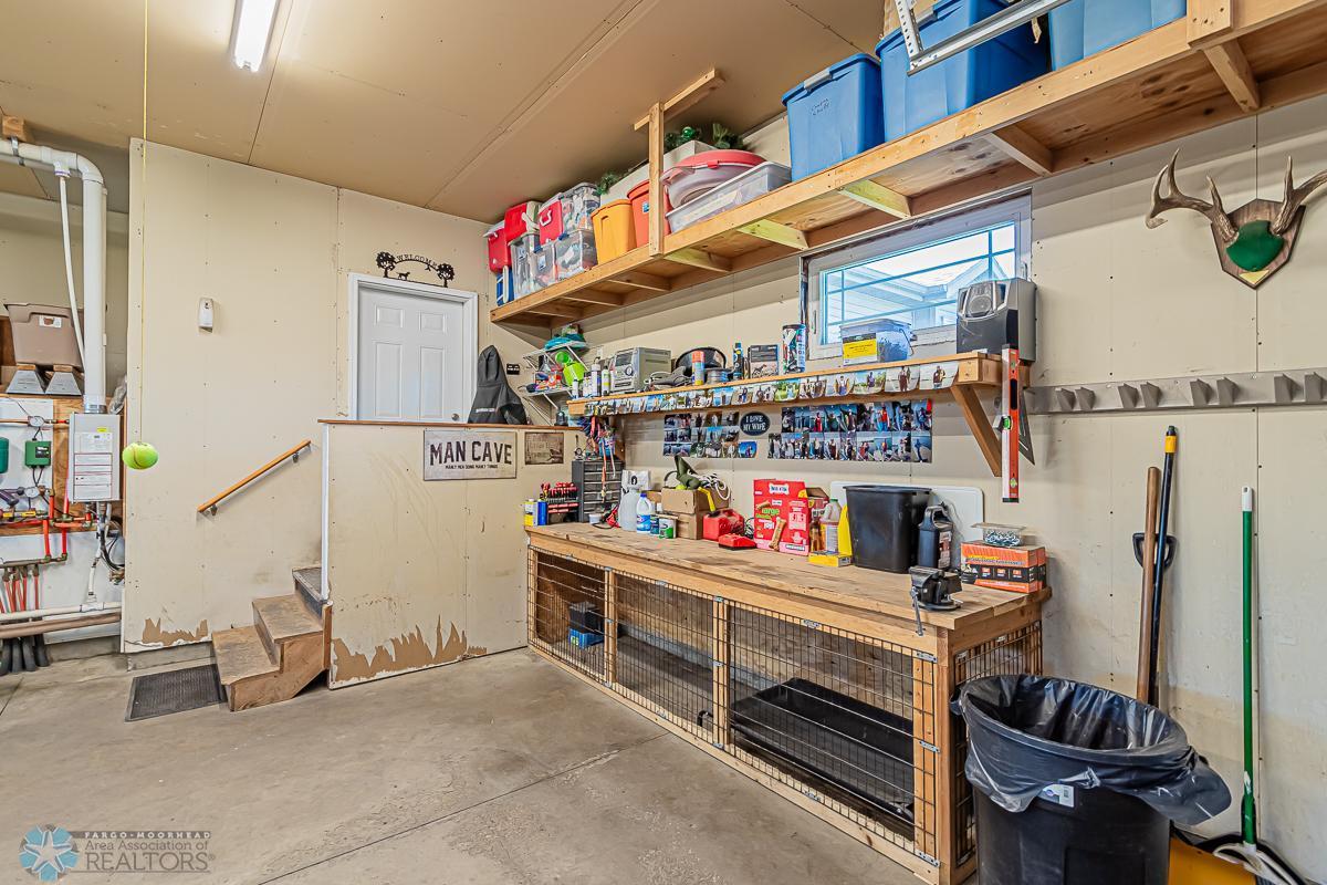 Horace, North Dakota 58047, United States, 4 Bedrooms Bedrooms, ,3 BathroomsBathrooms,Residential,Pending,55005