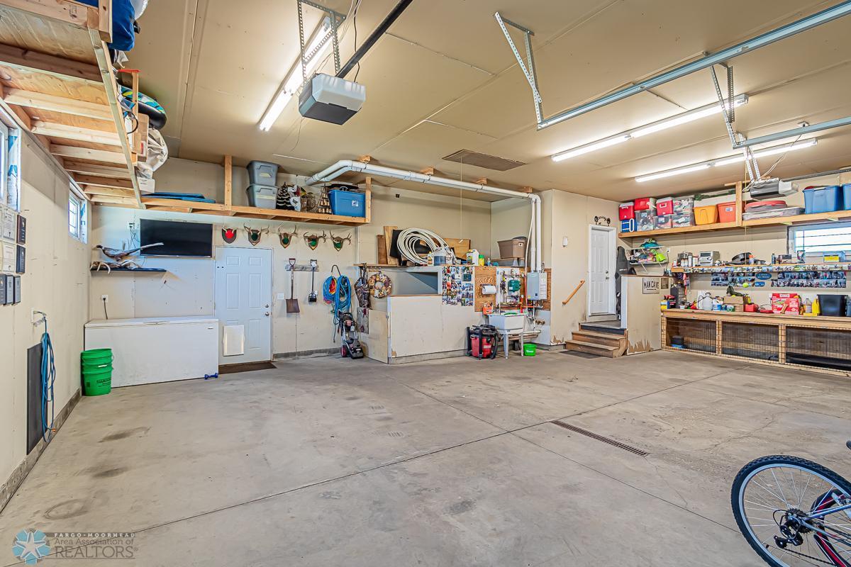 Horace, North Dakota 58047, United States, 4 Bedrooms Bedrooms, ,3 BathroomsBathrooms,Residential,Pending,55005