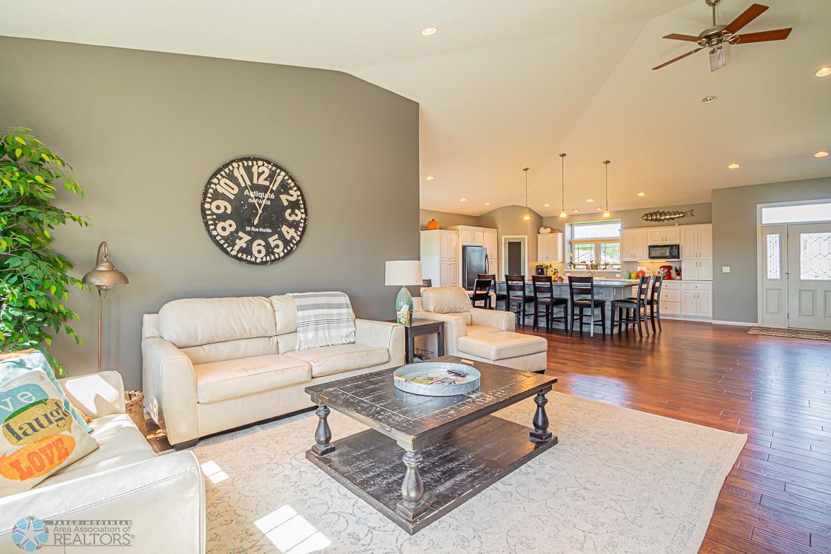 Horace, North Dakota 58047, United States, 4 Bedrooms Bedrooms, ,3 BathroomsBathrooms,Residential,Pending,55005