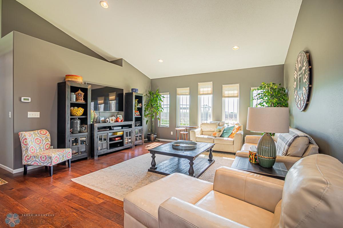 Horace, North Dakota 58047, United States, 4 Bedrooms Bedrooms, ,3 BathroomsBathrooms,Residential,Pending,55005