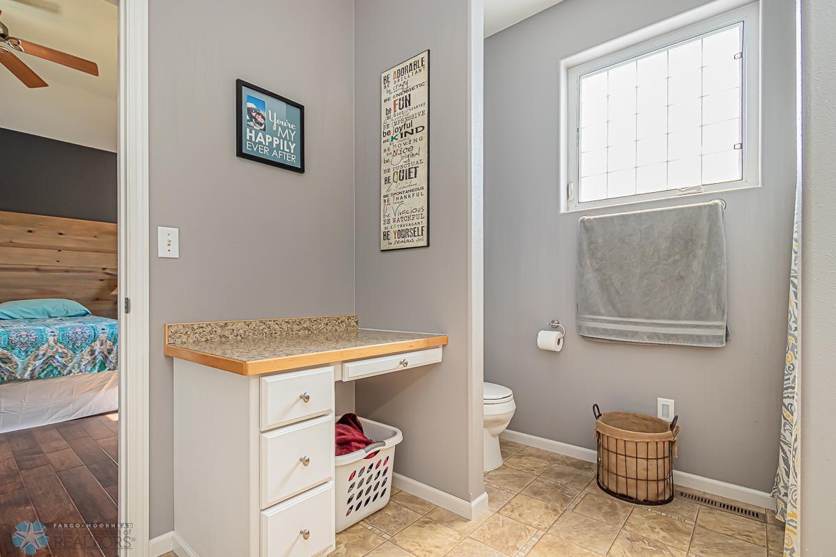 Horace, North Dakota 58047, United States, 4 Bedrooms Bedrooms, ,3 BathroomsBathrooms,Residential,Pending,55005