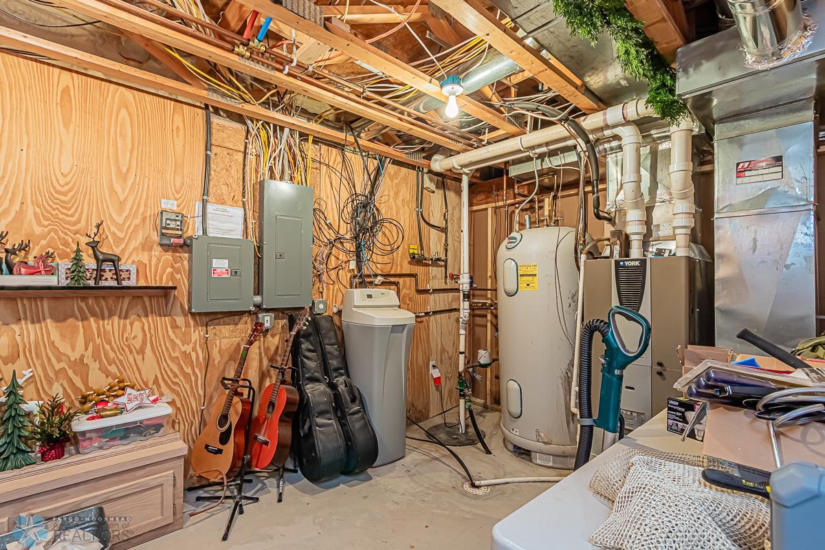 Horace, North Dakota 58047, United States, 4 Bedrooms Bedrooms, ,3 BathroomsBathrooms,Residential,Pending,55005