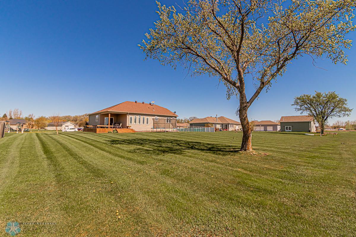 Horace, North Dakota 58047, United States, 4 Bedrooms Bedrooms, ,3 BathroomsBathrooms,Residential,Pending,55005